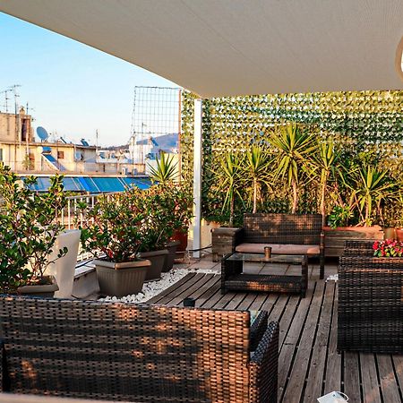 Renovated Apartment With Roof Garden Access, 15 M Walk To Acropolis Atenas Exterior foto
