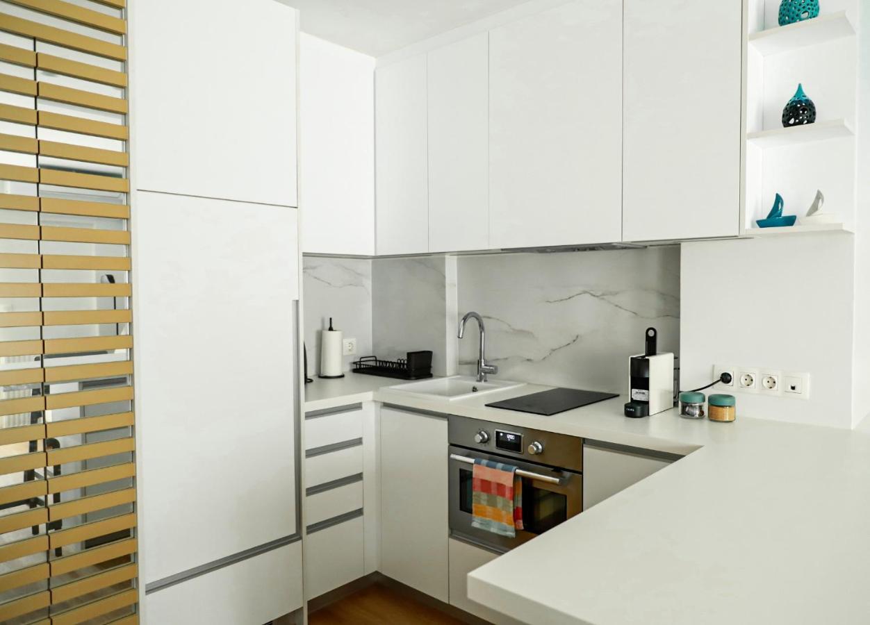 Renovated Apartment With Roof Garden Access, 15 M Walk To Acropolis Atenas Exterior foto