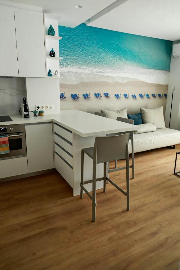 Renovated Apartment With Roof Garden Access, 15 M Walk To Acropolis Atenas Exterior foto