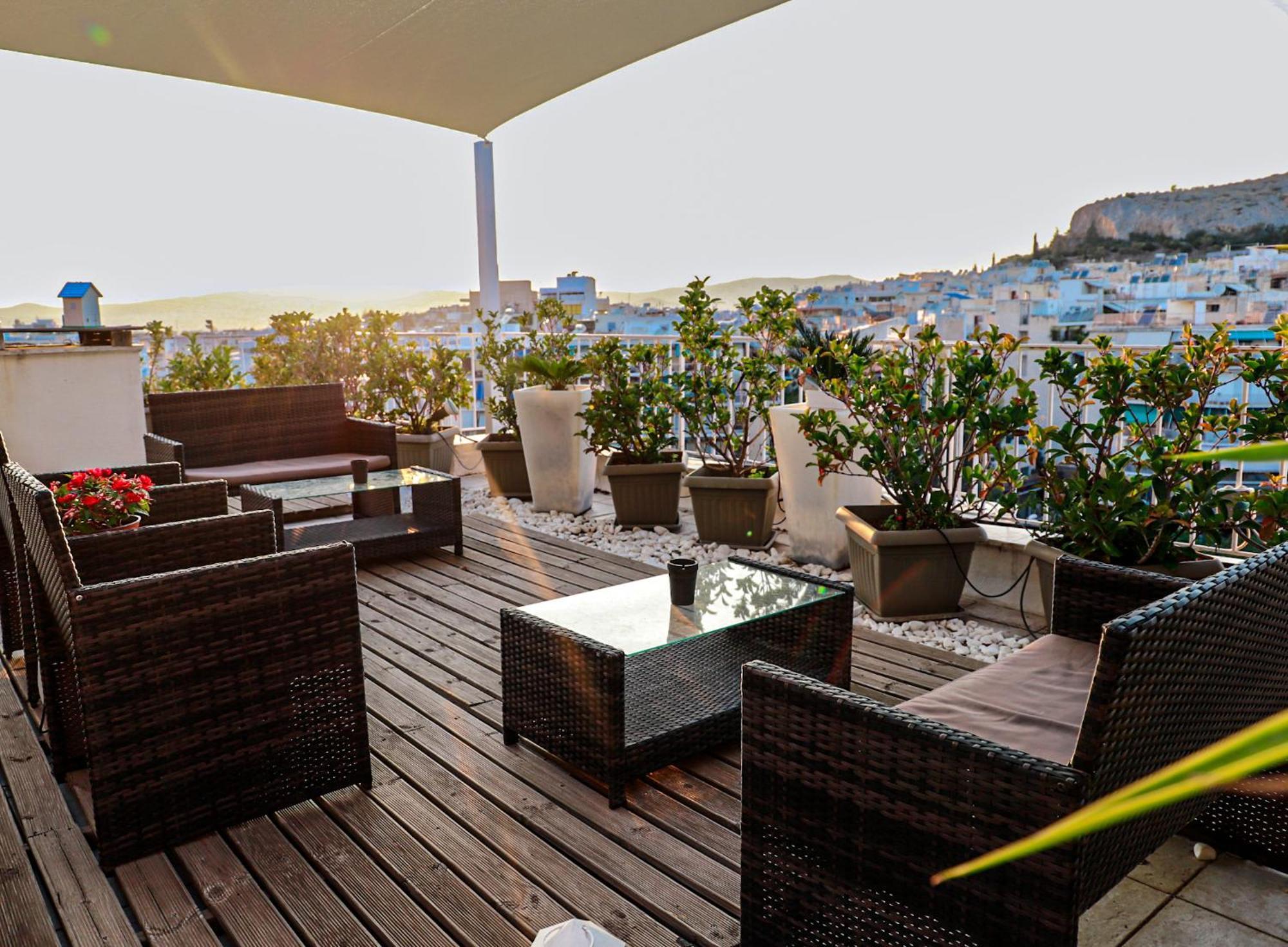 Renovated Apartment With Roof Garden Access, 15 M Walk To Acropolis Atenas Exterior foto