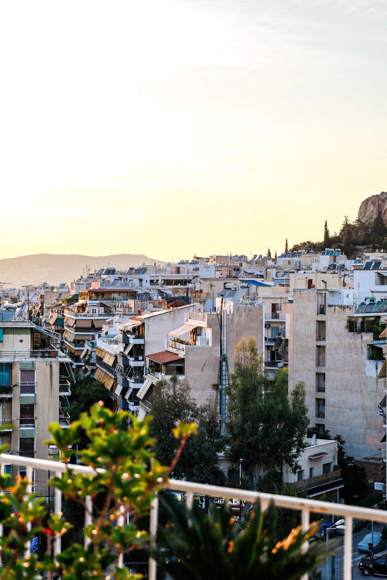 Renovated Apartment With Roof Garden Access, 15 M Walk To Acropolis Atenas Exterior foto